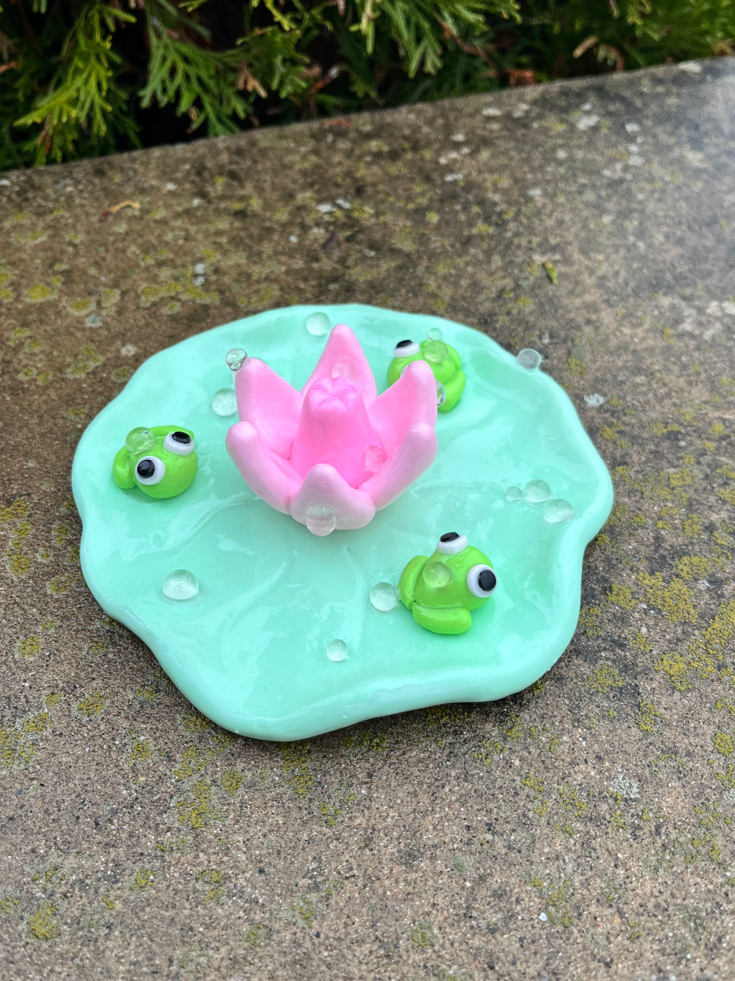 Lilypad frog trinket dish